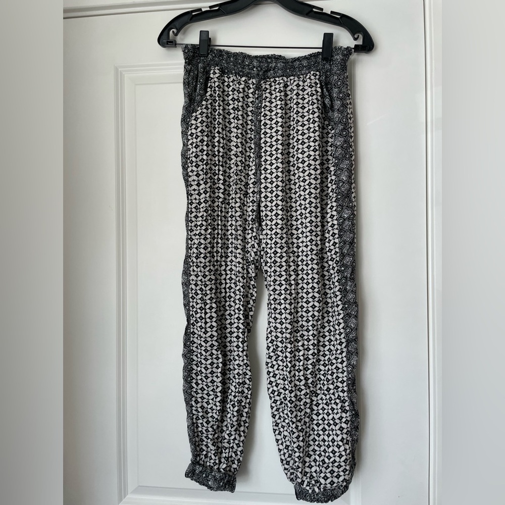 American Eagle Outfitters Black and White Pants